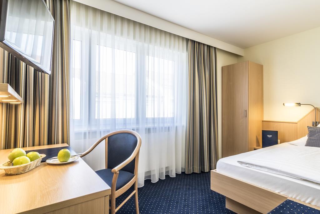 Hotel Garni Oberrhein Райнфельден Екстер'єр фото